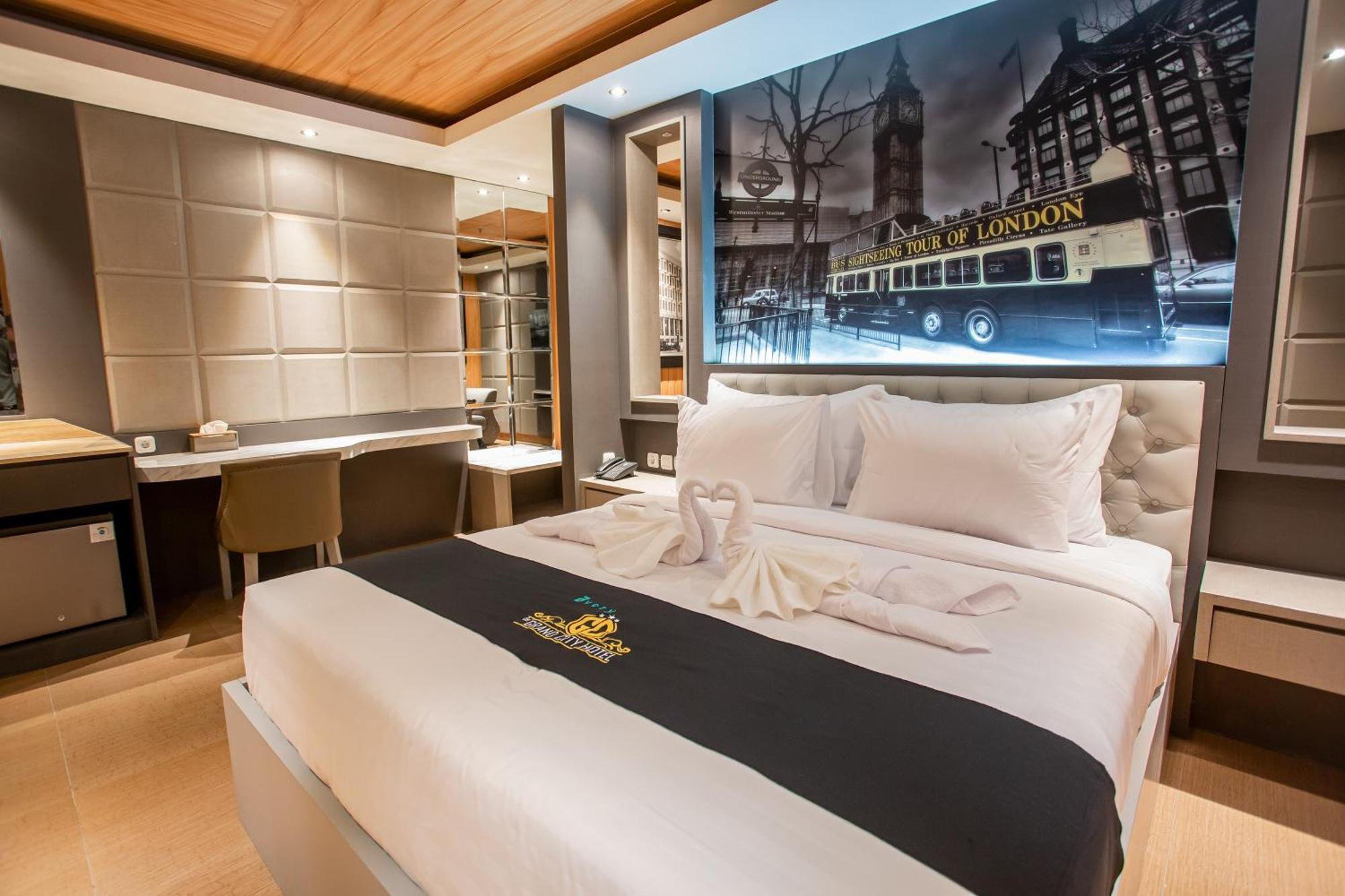 Avery De Grand Hotel