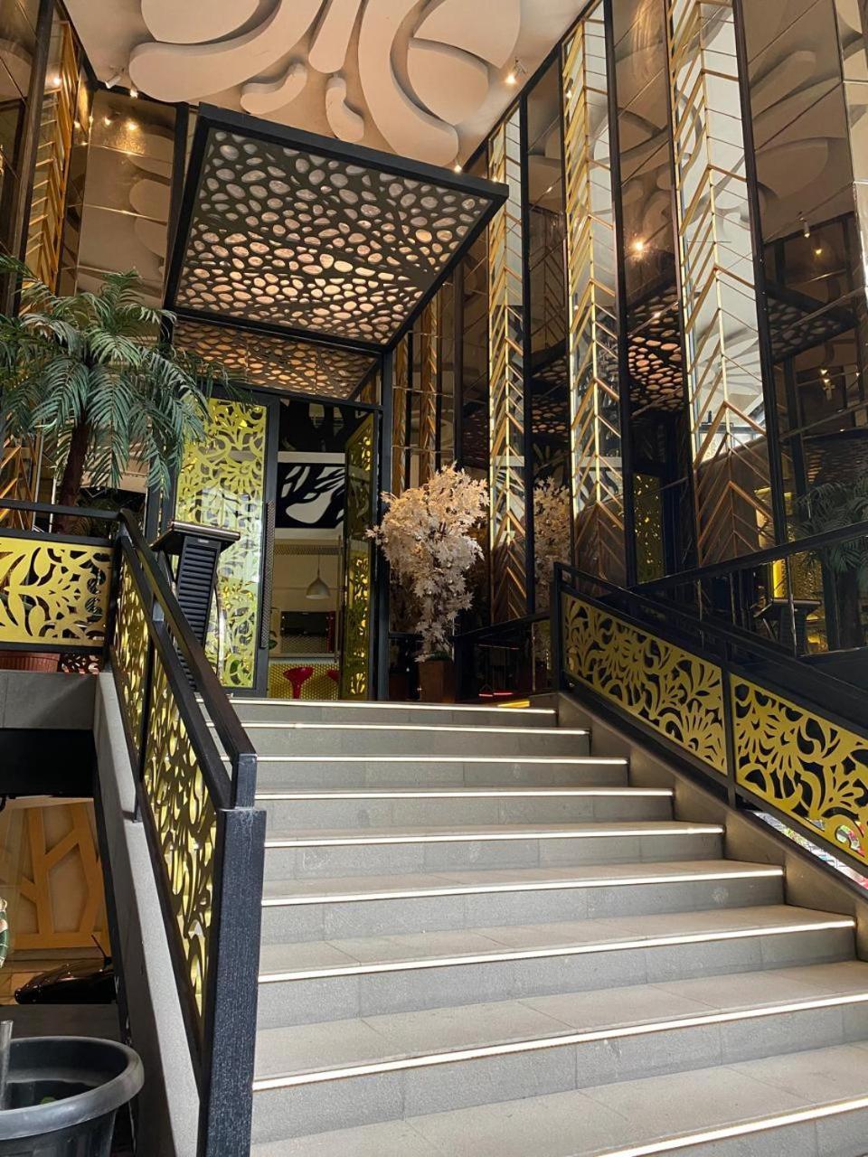 Hotel Avery De Grand 3*