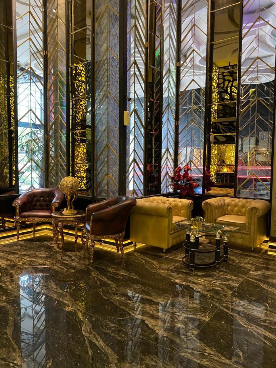 Avery De Grand Hotel